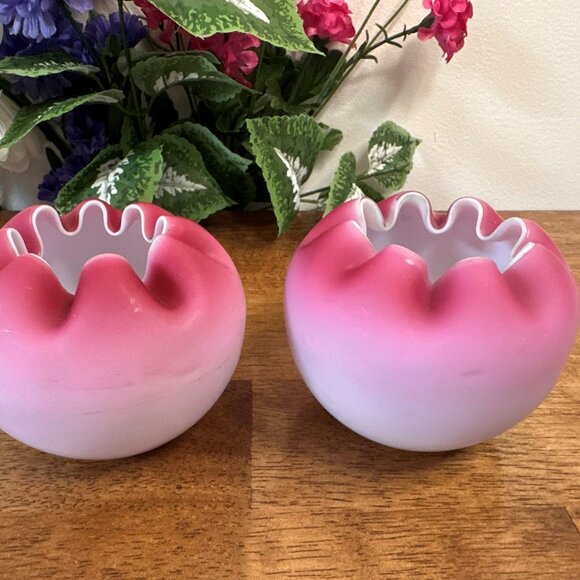 Vintage Pink Satin Glass Vases Pair Ruffled Edge Cased Glass Likely Fenton - Picture 3 of 4